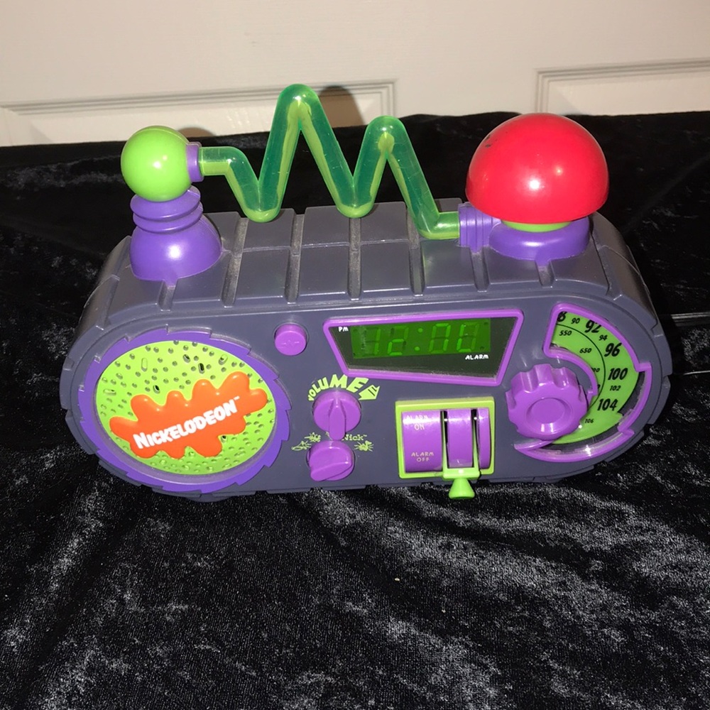 Vintage Nickelodeon radio